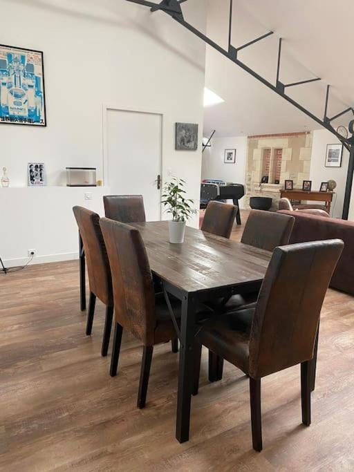 Loft Proche Centre Ville Hotes Habitant A L Etage Laval  Eksteriør bilde